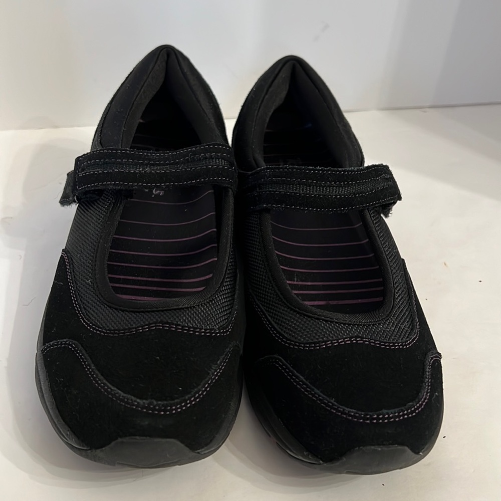 SKECHERS BLACK MARY JANE SHOES SZ 7 - Picture 2 of 11